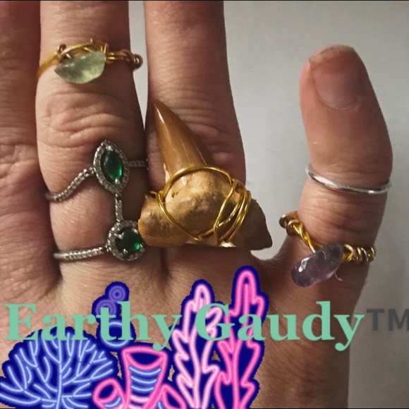 Shark Tooth Ring - Picture 1 of 2